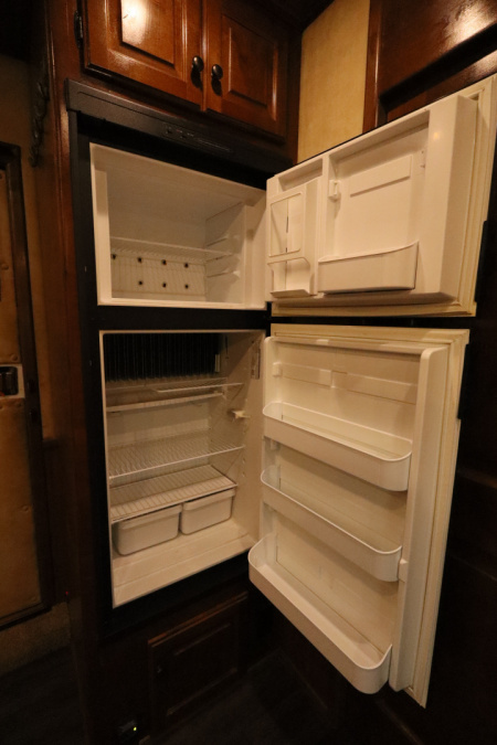 Used 2016 Sundowner 3 Horse LQ W/Slide-out Horse Trailer