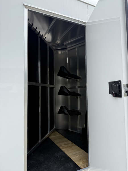 New 2025 Shadow 3 HORSE SLANT (STABLE LIGHT) Stock / Stock Combo Trailer