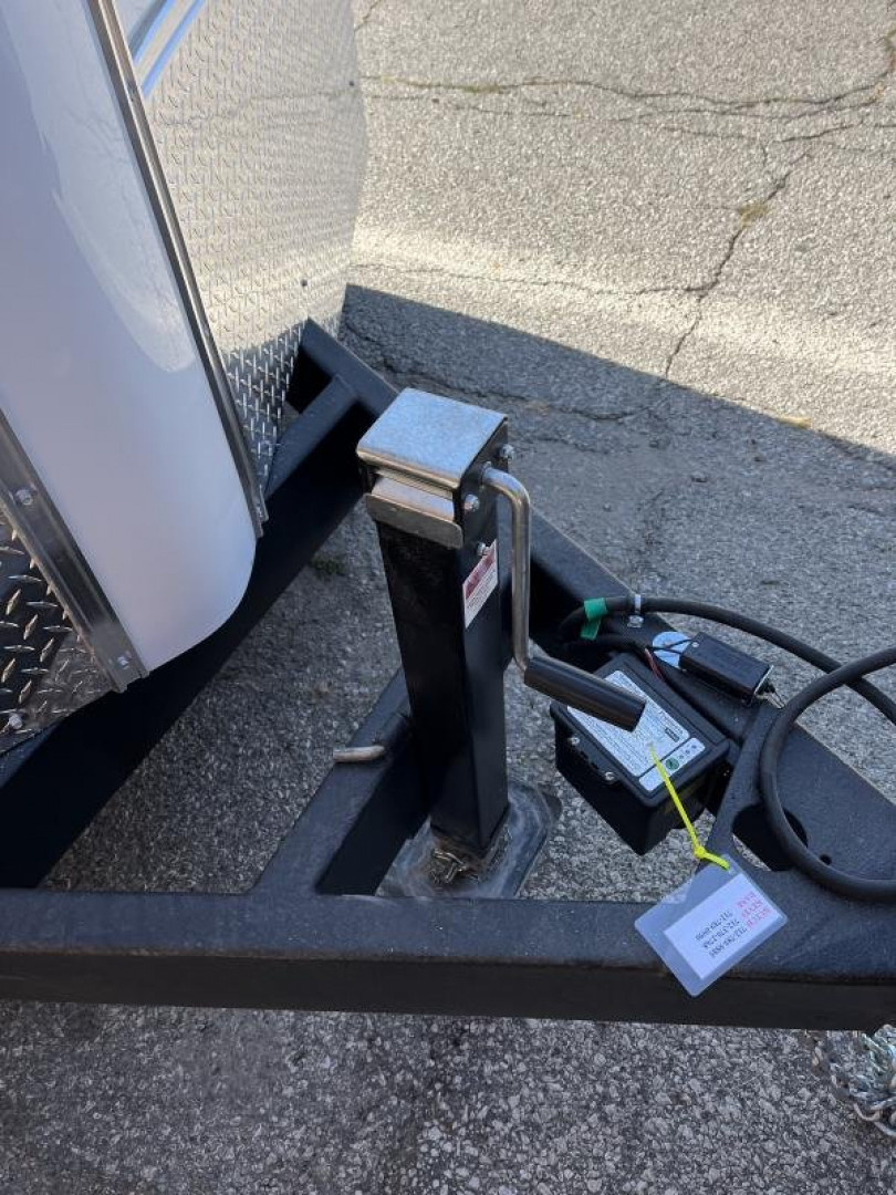 New 2025 H and H Trailer 8.5x18 HH Series Flat Top V-Nose Enclosed Cargo Trailer  10K Tandem