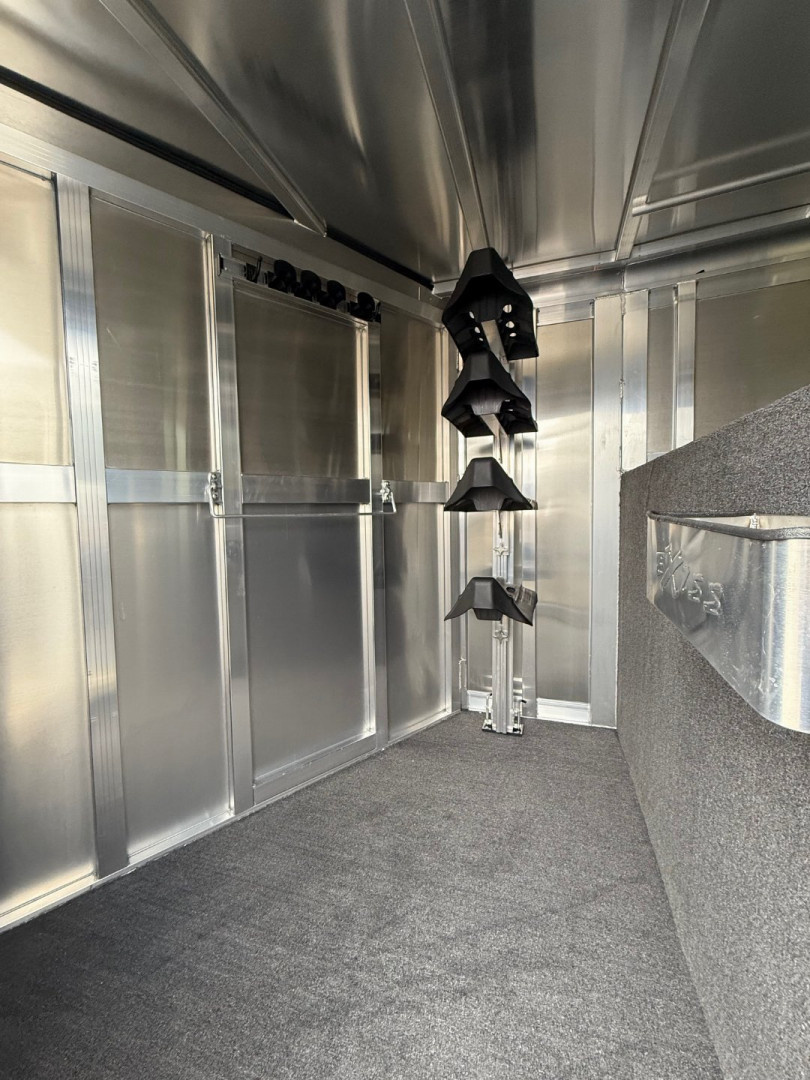 New 2026 Exiss Trailers Express CXF 3 Horse Slant Load GN Horse Traile