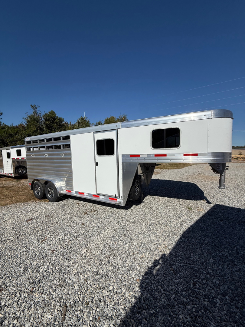 New 2026 Exiss Trailers Express CXF 3 Horse Slant Load GN Horse Trailer