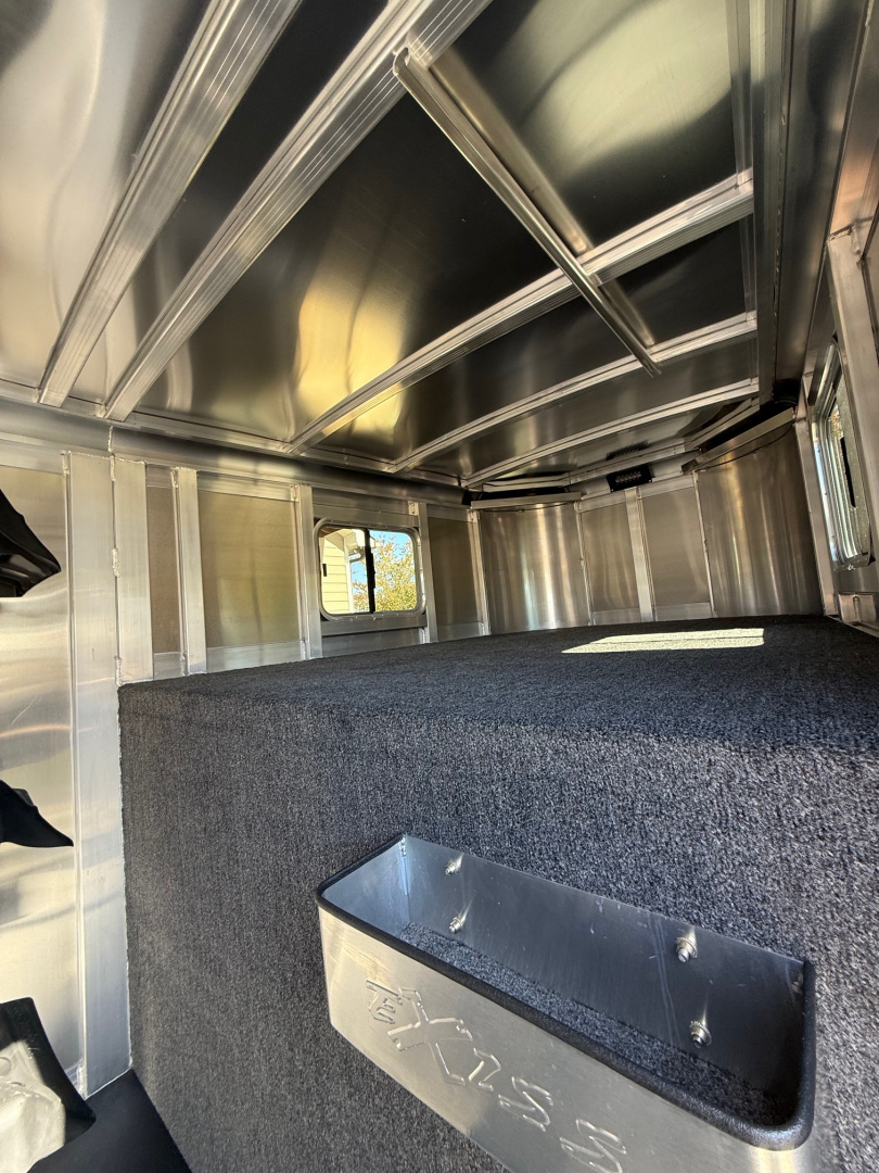 New 2026 Exiss Trailers Express CXF 3 Horse Slant Load GN Horse Trailer