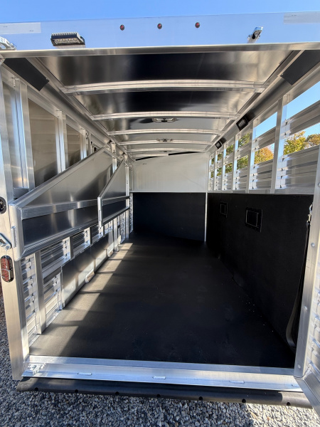 New 2026 Exiss Trailers Express CXF 3 Horse Slant Load GN Horse Trailer