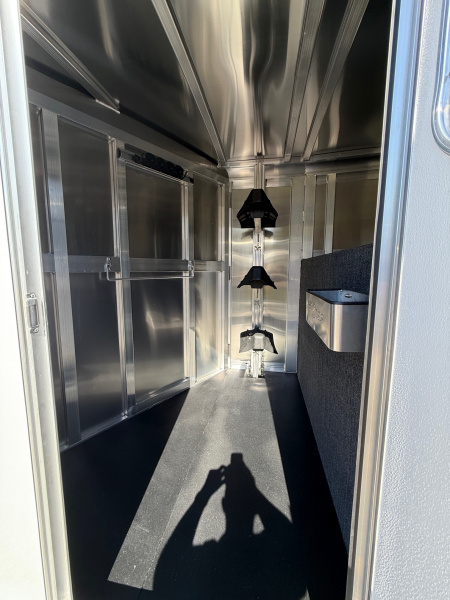 New 2026 Exiss Trailers Express CXF 3 Horse Slant Load GN Horse Trailer