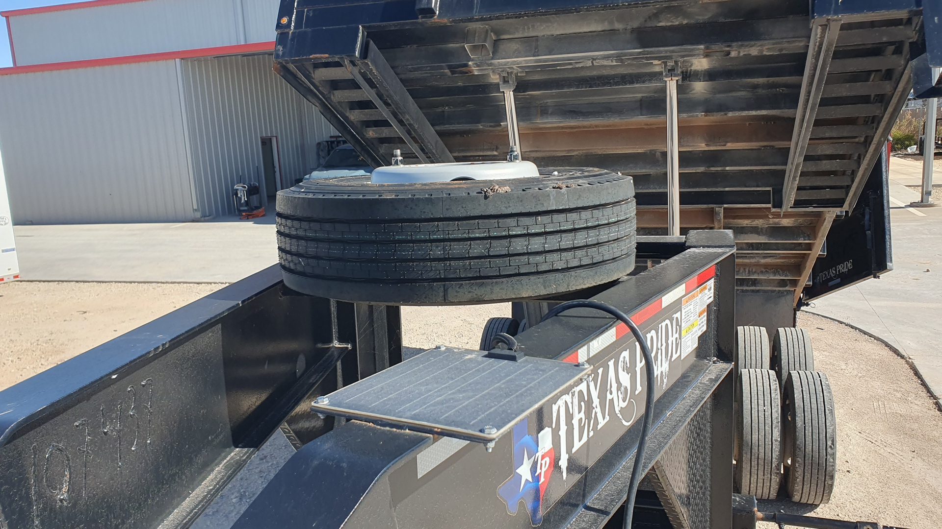 Used *USED* 2024 Texas Pride Trailers 96''x16' GN Tandem Dual Dump Trailer 15k Axles