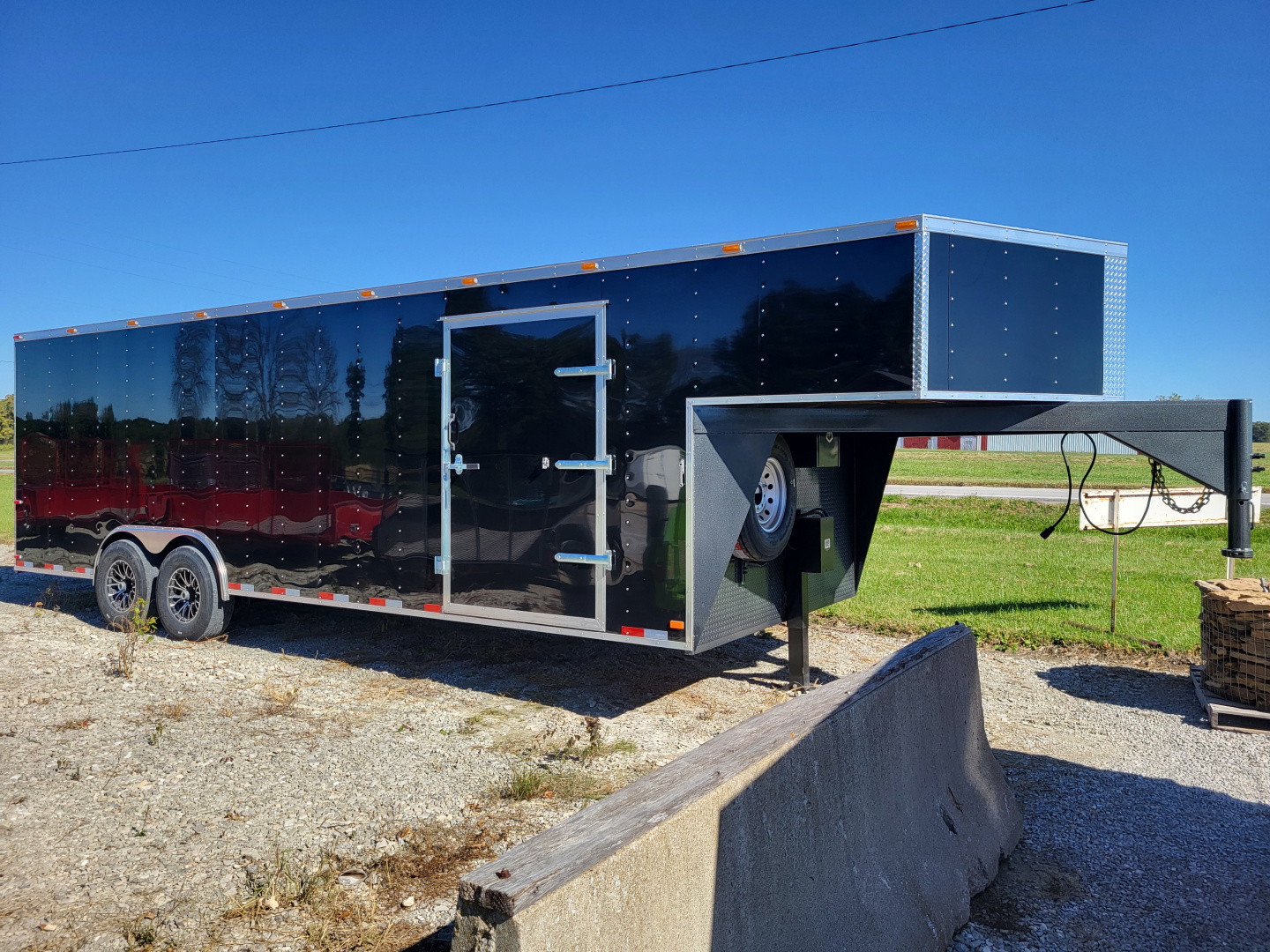 New 2026 Maxwell 8.5x24 Gooseneck Cargo / Enclosed Trailer
