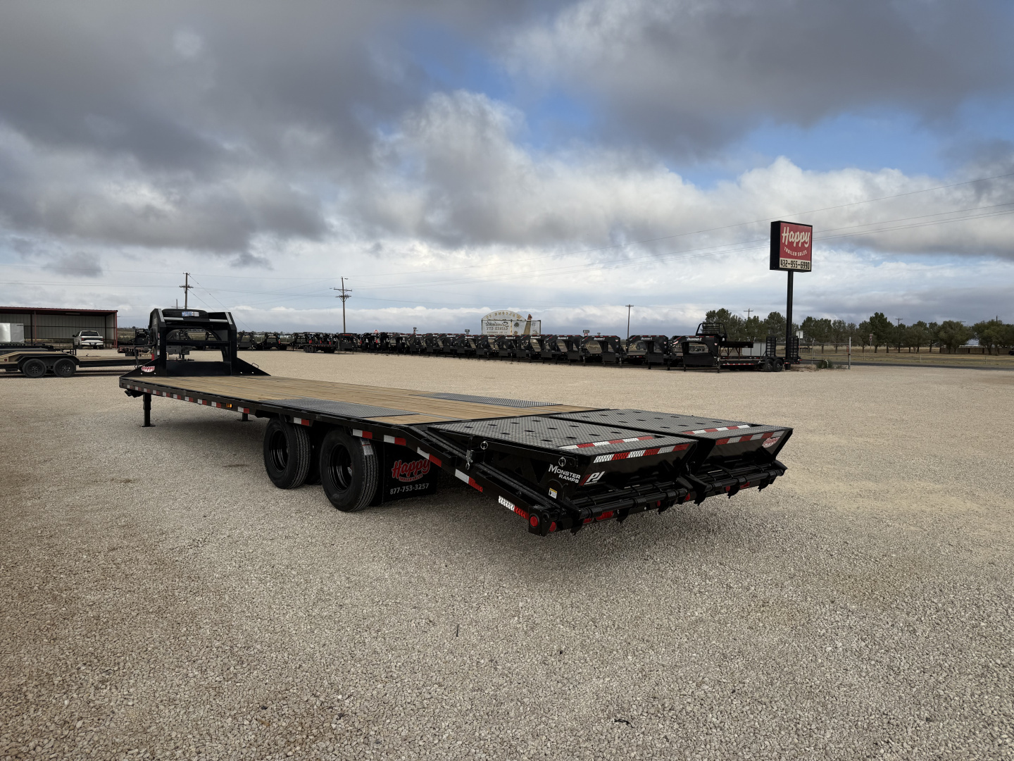New 2026 PJ 102"x32' GN Low-Pro Flatbed w/ Duals - LD
