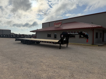 New 2026 PJ 102 x32' GN Low-Pro Flatbed w/ Duals - LD