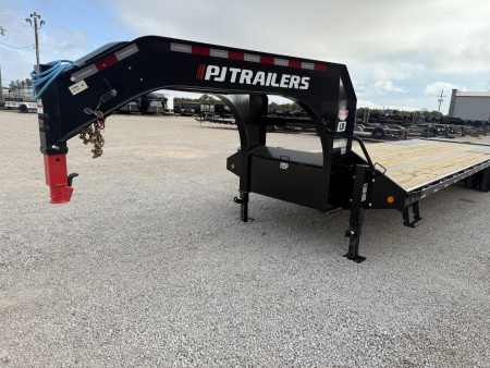 New 2026 PJ 102"x32' GN Low-Pro Flatbed w/ Duals - LD