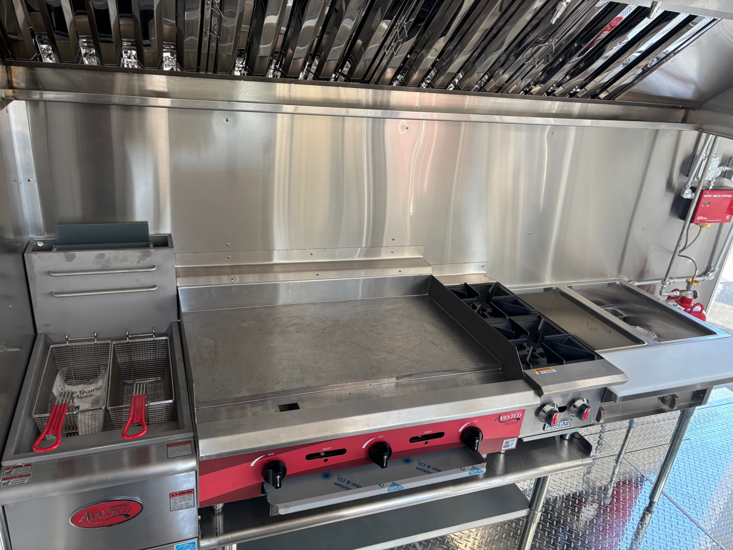 New 2025 TRU 8.5'x16'x7' Concession with INSIGNIA