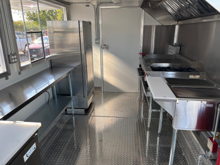 New 2025 TRU 8.5'x16'x7' Concession with INSIGNIA