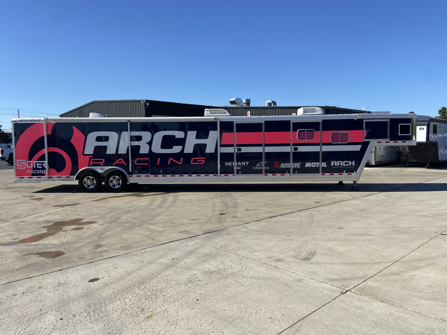 Used 2003 International Extended Cab with 2000 Featherlite Trailer