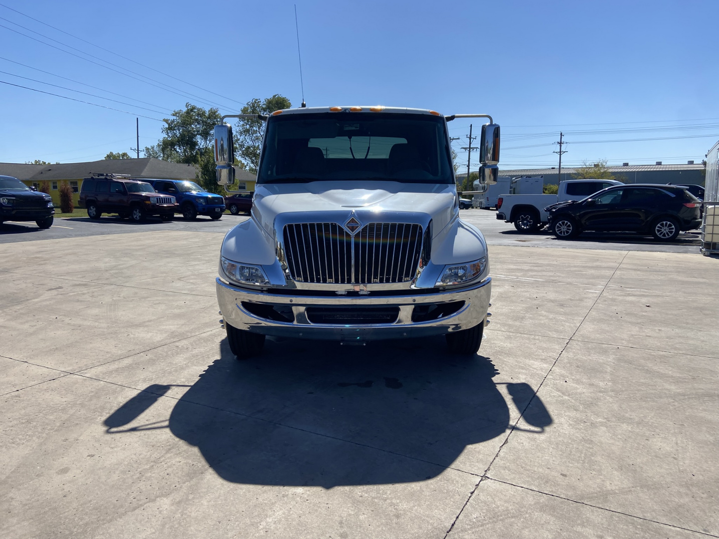 Used 2003 International Extended Cab with 2000 Featherlite Trailer