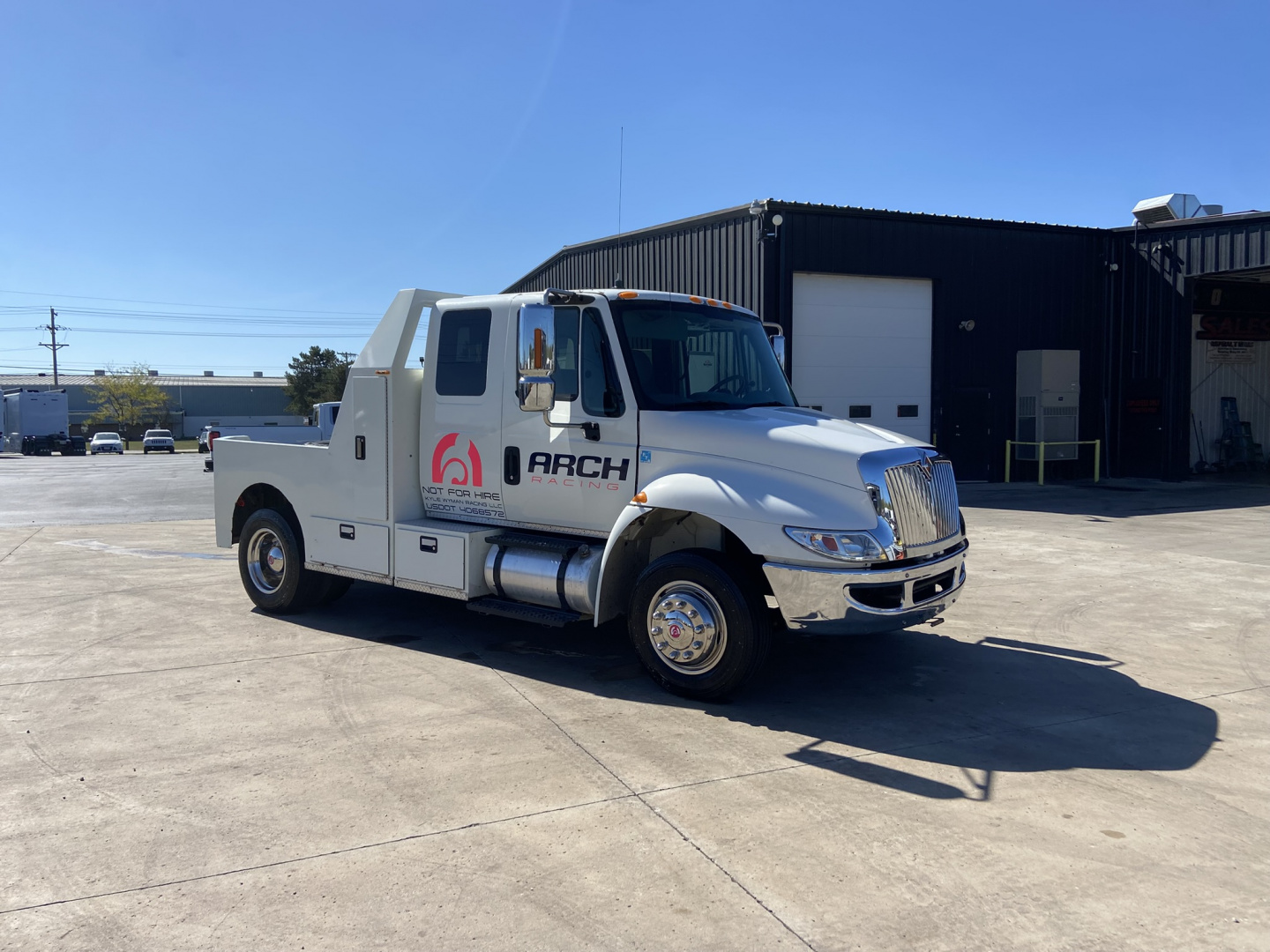 Used 2003 International Extended Cab with 2000 Featherlite Trailer