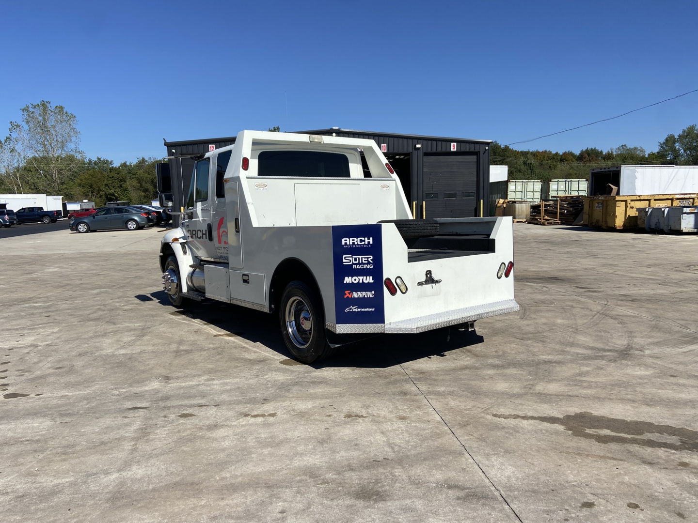 Used 2003 International Extended Cab with 2000 Featherlite Trailer