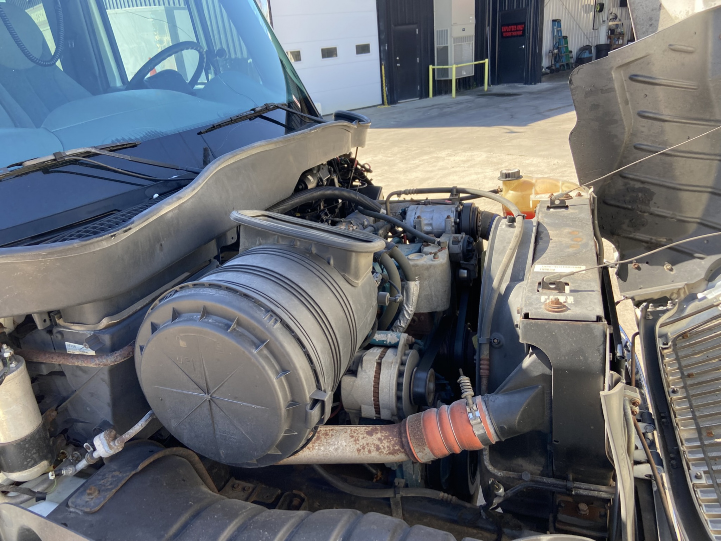 Used 2003 International Extended Cab with 2000 Featherlite Trailer