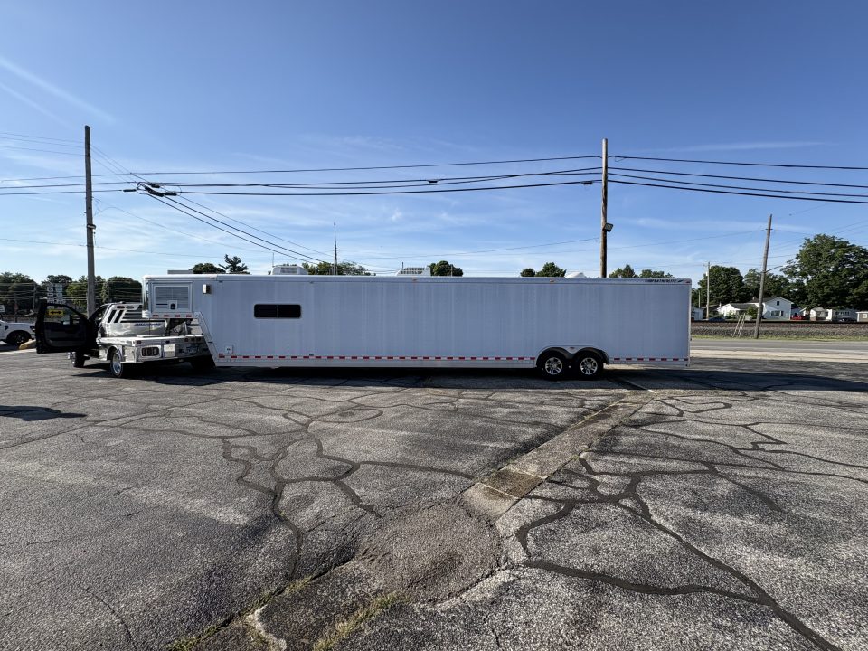 Used 2000 Featherlite Trailer