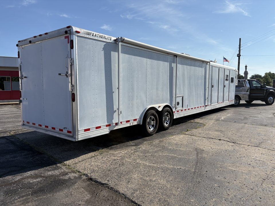 Used 2000 Featherlite Trailer
