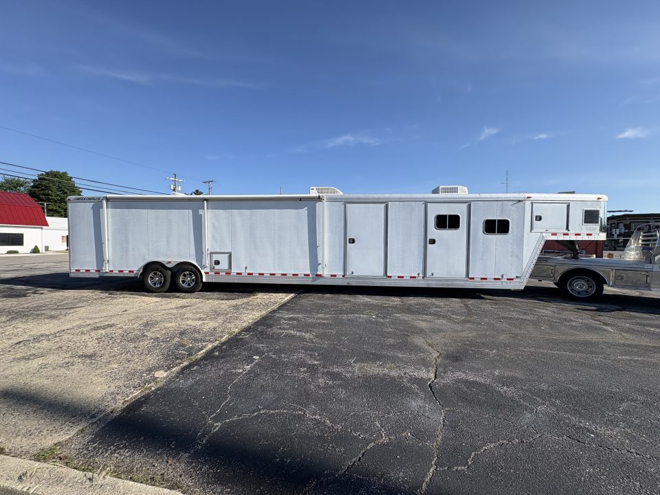 Used 2000 Featherlite Trailer
