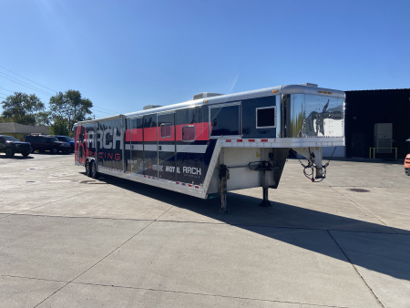 Used 2003 International Extended Cab with 2000 Featherlite Trailer