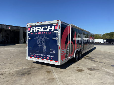 Used 2003 International Extended Cab with 2000 Featherlite Trailer