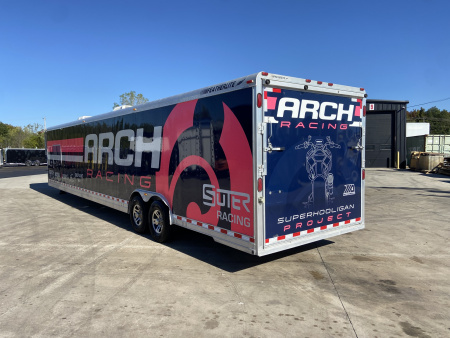 Used 2003 International Extended Cab with 2000 Featherlite Trailer