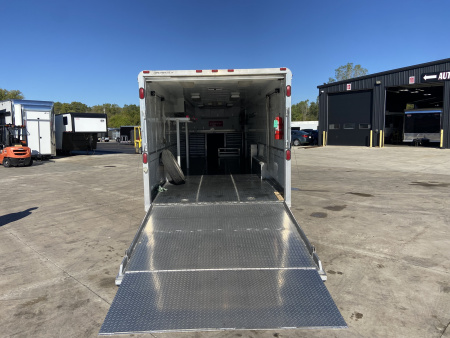 Used 2003 International Extended Cab with 2000 Featherlite Trailer