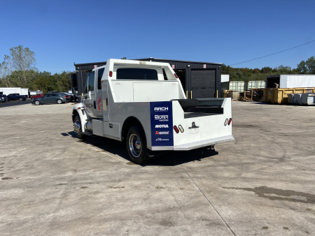 Used 2003 International Extended Cab with 2000 Featherlite Trailer
