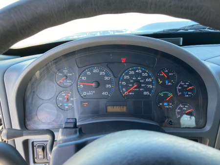 Used 2003 International Extended Cab with 2000 Featherlite Trailer