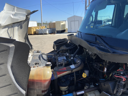 Used 2003 International Extended Cab with 2000 Featherlite Trailer