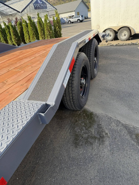 New CAR HAULER 2026 VERSATILE HD720TA3 7X20 ROCK CRAWLER DRIVE OVER FENDERS 10K TRAILER GRAY