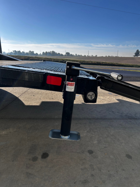 New 2026 MAXXD 102"X20' H5X CAR HAULER 9.9K GVWR DRIVE-OVER FENDERS Car / Racing Trailer