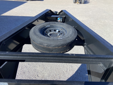 Used 2025 Delco 102"x40' GN Flatbed w/ Singles