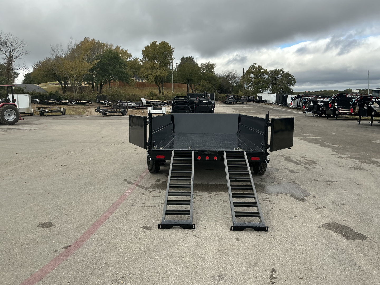 New 2026 PJ 83"x14' BP Tandem Axle Low Pro Telescopic Dump w/ 24" Sides – DT