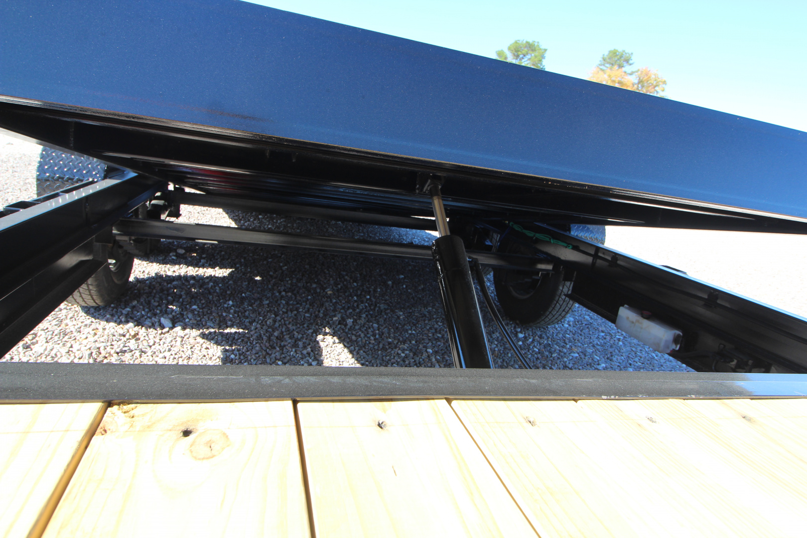 New 2026 Diamond T 8322SKP1406TD Tilt Trailer