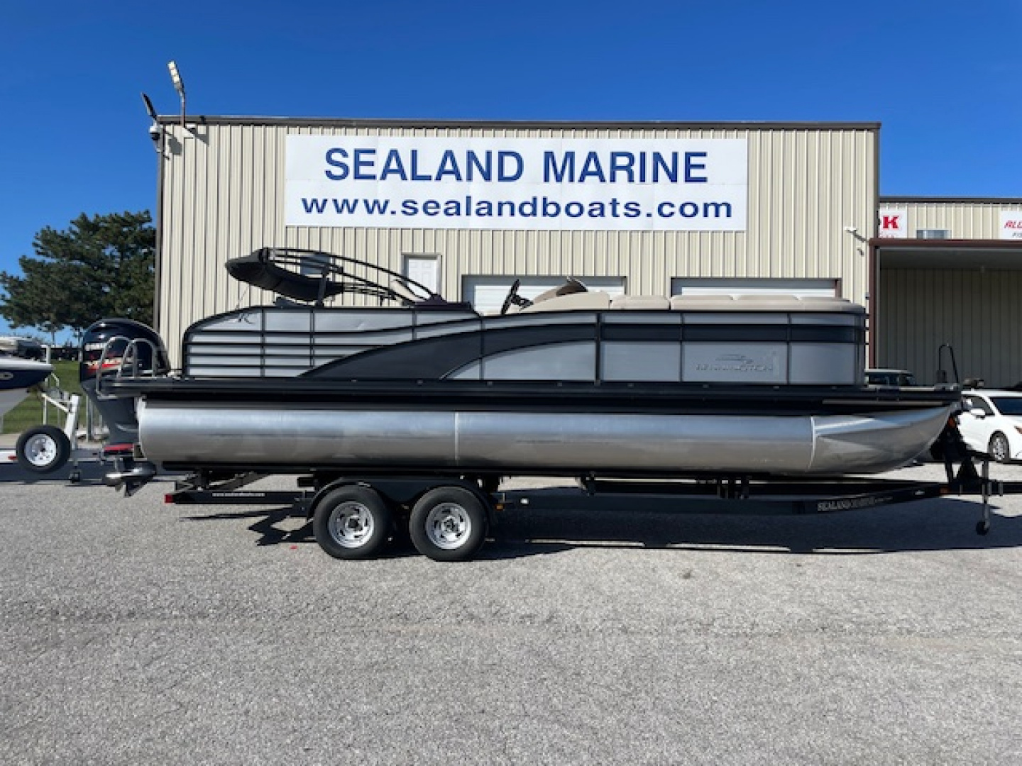 Used 2019 Bennington 2350 RCL Tritoon Pontoon Boat