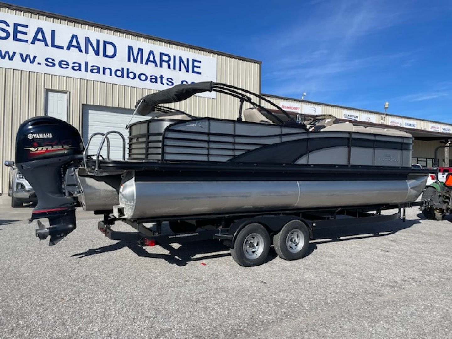 Used 2019 Bennington 2350 RCL Tritoon Pontoon Boat