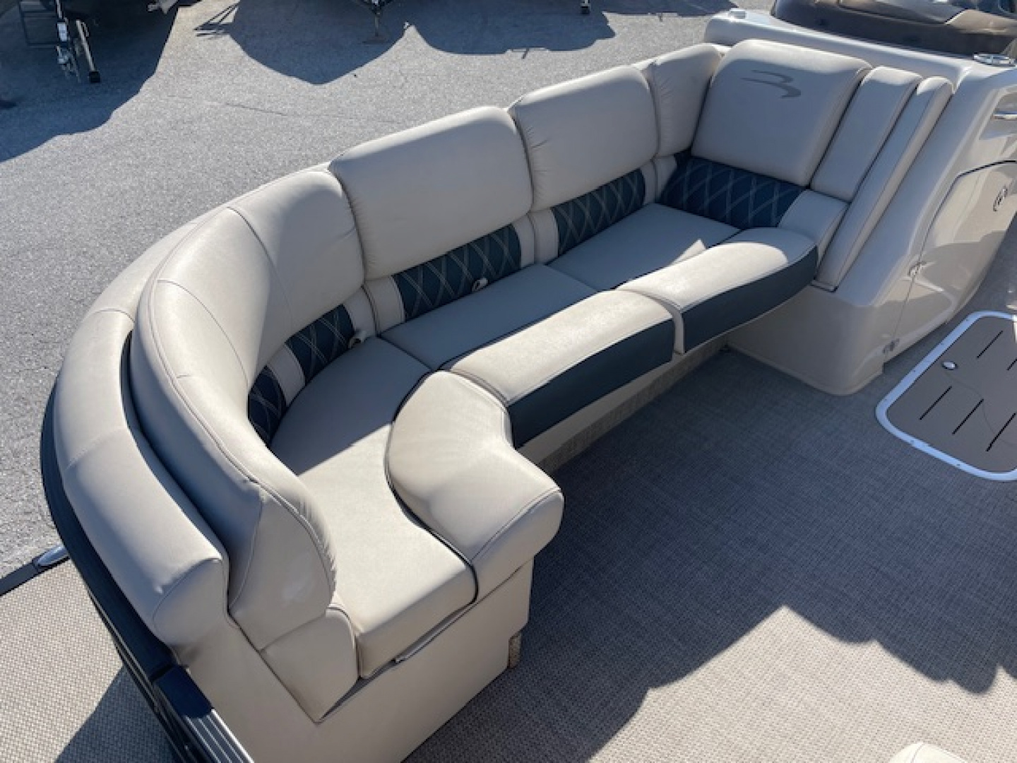 Used 2019 Bennington 2350 RCL Tritoon Pontoon Boat