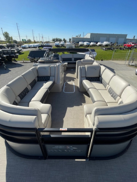 Used 2019 Bennington 2350 RCL Tritoon Pontoon Boat