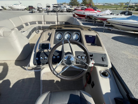 Used 2019 Bennington 2350 RCL Tritoon Pontoon Boat