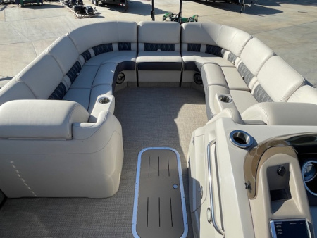 Used 2019 Bennington 2350 RCL Tritoon Pontoon Boat