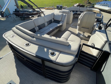 Used 2019 Bennington 2350 RCL Tritoon Pontoon Boat