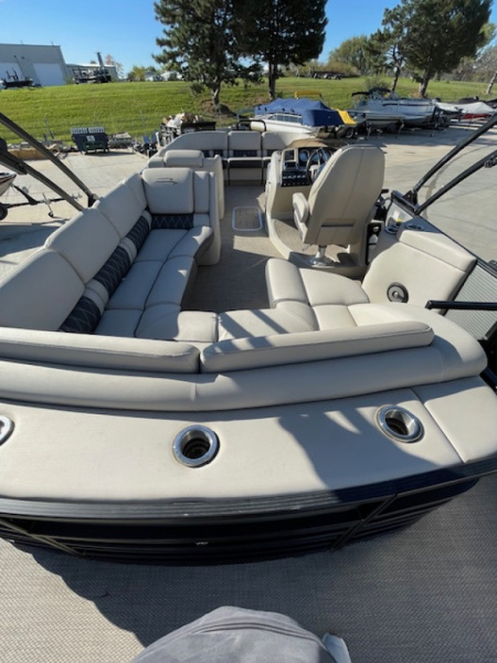 Used 2019 Bennington 2350 RCL Tritoon Pontoon Boat