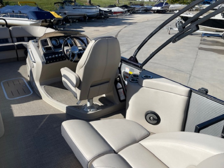 Used 2019 Bennington 2350 RCL Tritoon Pontoon Boat