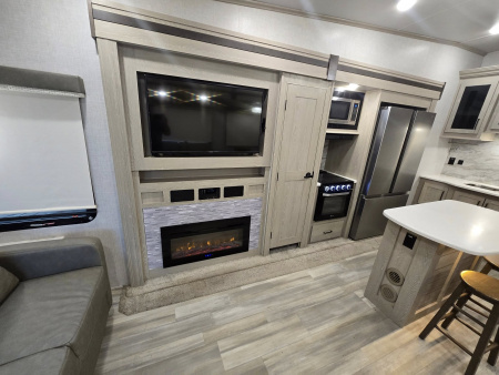 Used 2021 Palomino Rockwood 2893BS Fifth Wheel