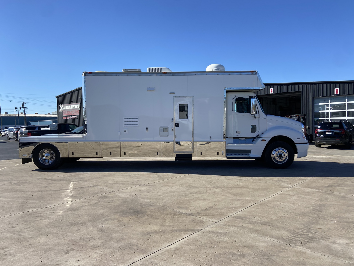 Used 2005 Renegade 17Ft w/ Slide