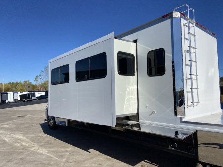Used 2005 Renegade 17Ft w/ Slide