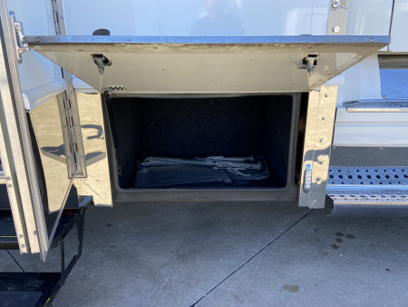 Used 2005 Renegade 17Ft w/ Slide