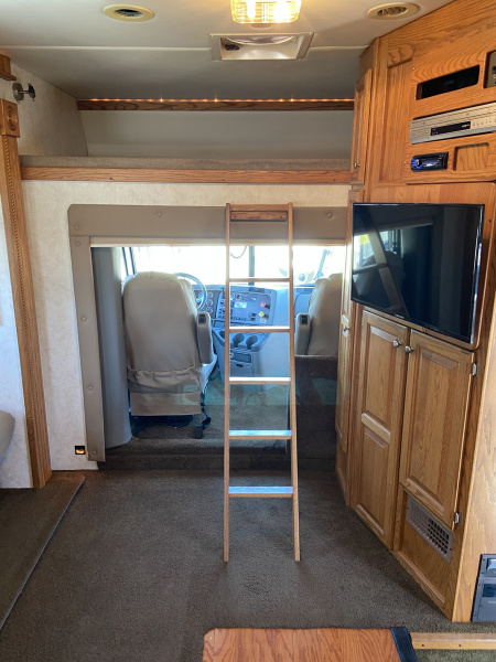 Used 2005 Renegade 17Ft w/ Slide