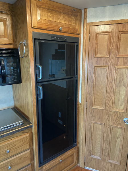Used 2005 Renegade 17Ft w/ Slide